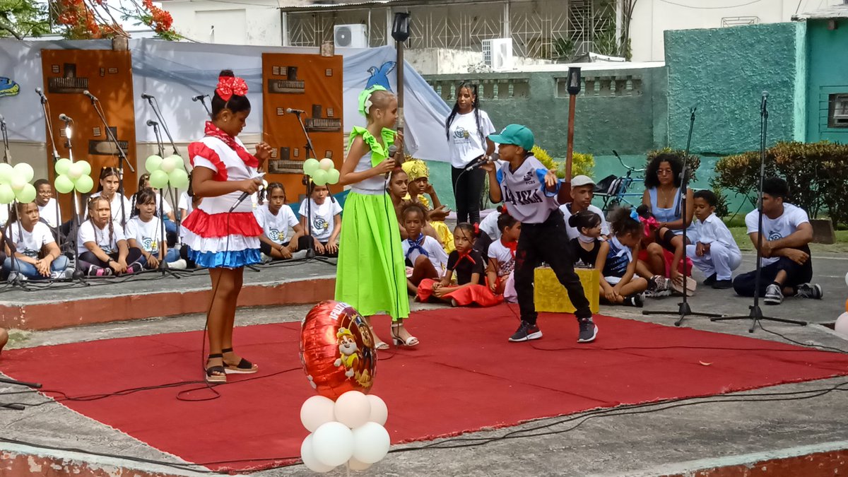 Entre sonrisas,música y mucha alegría,se celebra en #IslaDeLaJuventud,el día de los niños,con diversas actividades culturales y deportivas.!Muchas felicidades para todos los niños! Porque los niños son la esperanza del mundo.#SiempreJoven #UJCdeCuba <a href="/ComiteUJCIsla/">UJC Isla de la Juventud</a> <a href="/MeyvisEstevezE/">Meyvis Estevez Echevarría</a>