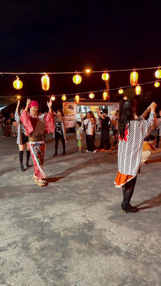 noringodancer's tweet image. 「河内家菊舞丸と踊ろう河内音頭‼︎🪭」
八王子子安町の夏まつりにて「7月28日に大阪万博で披露させていただく「河内音頭万博バージョン」と「まめかち」をみなさんで踊らせていただきました。一緒に踊ってくださったみなさんありがとうございました😊
#河内音頭 #大阪関西万博