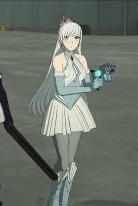 O.fato da melhor roupa da Weiss não ser Canon pra mim é muito engraçado