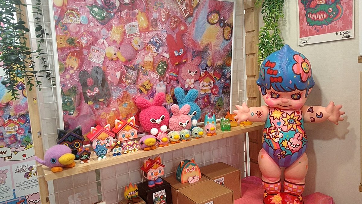 ch1ppei's tweet image. Daffyさんの個展の後、okbaseさんへ
Ratokimさんのカスタムキューピーが展示してあった
めちゃくちゃカワイイ
最近、クラウドラビットがかわいくてたまらない
欲しい
ウチワをちゃっかりとゲット♪
#ratokim
#okbase