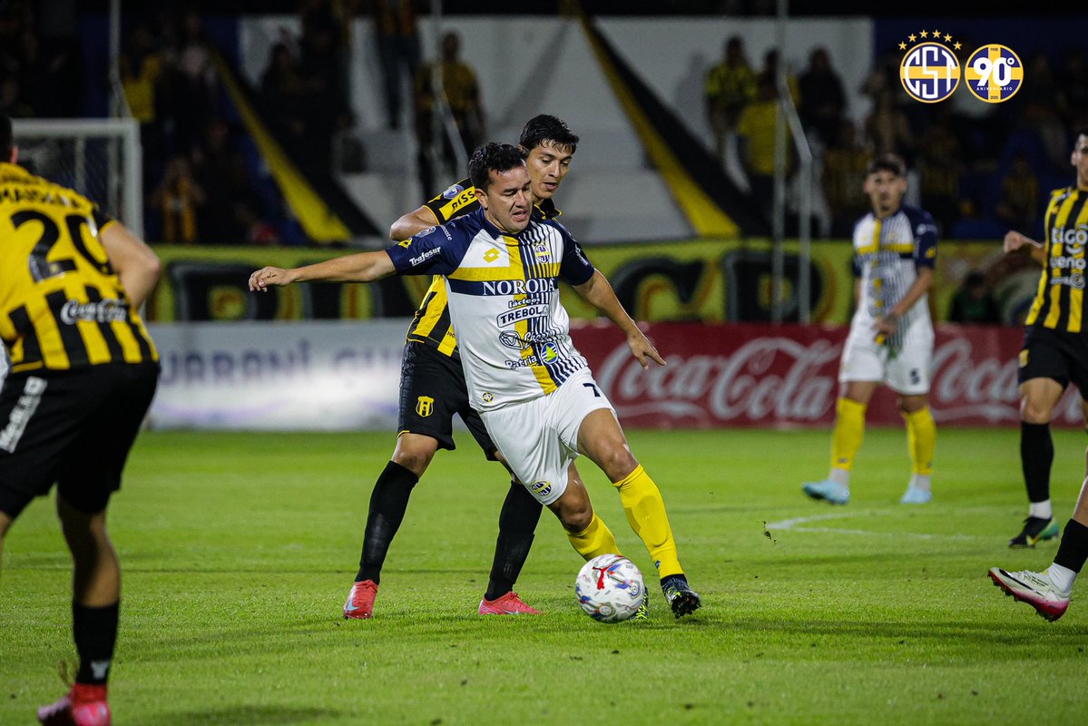 CST_1935's tweet image. 🔥 𝗣𝗼𝘀𝘁𝗮𝗹𝗲𝘀 𝗱𝗲𝗹 𝗽𝗮𝗿𝘁𝗶𝗱𝗼 📸
A pensar en lo que viene, seguimos escribiendo la historia 💙💛
👉 Mirá todas las imágenes en nuestro Instagram: bit.ly/414LdJD
¡𝘝𝘈𝘔𝘖𝘚, 𝘛𝘙𝘐𝘒𝘐! 💪🔥
#90AñosTriki #ElClubDeTodos 🟡🔵