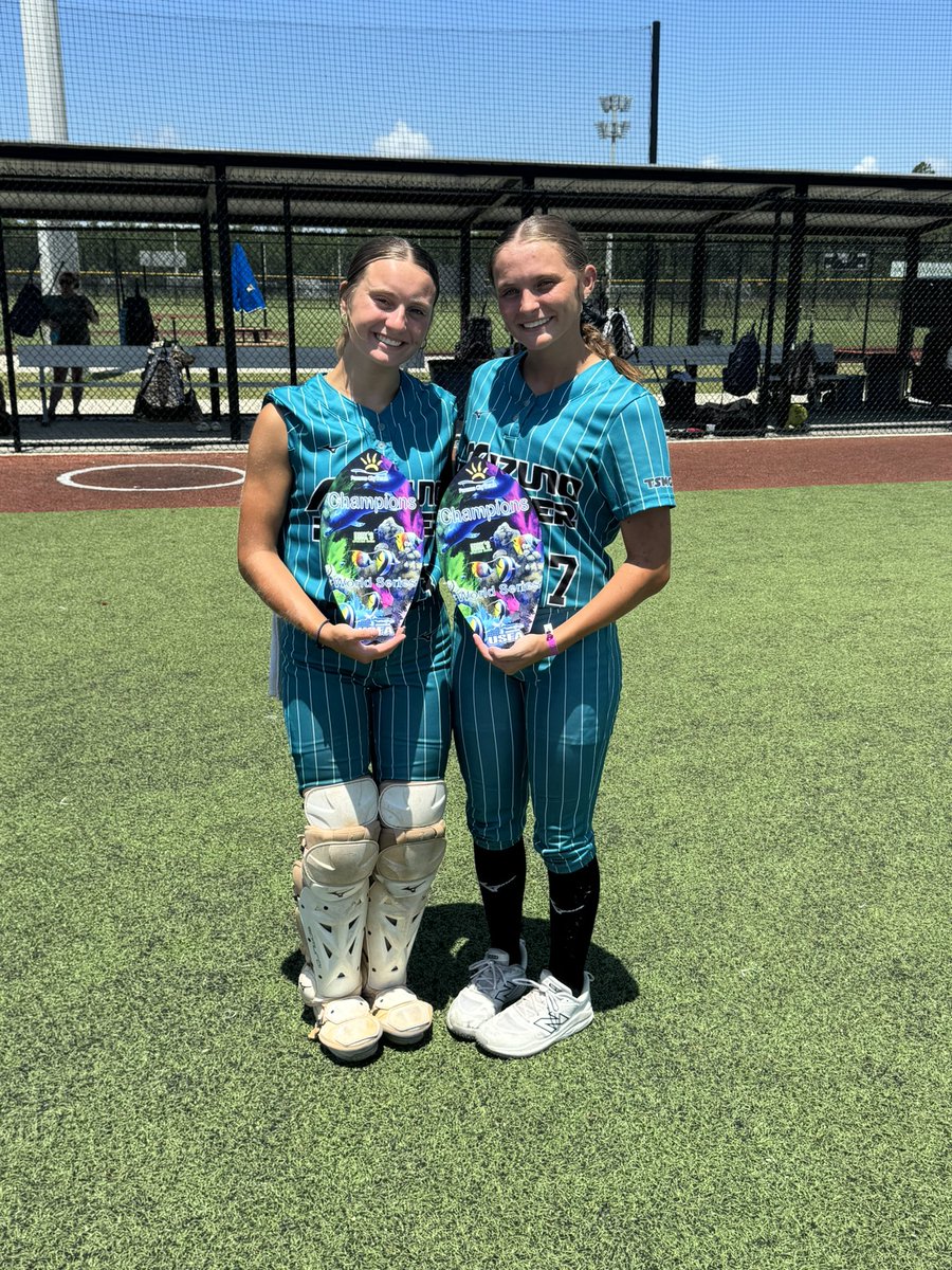 Holley DeVaughn tweet media