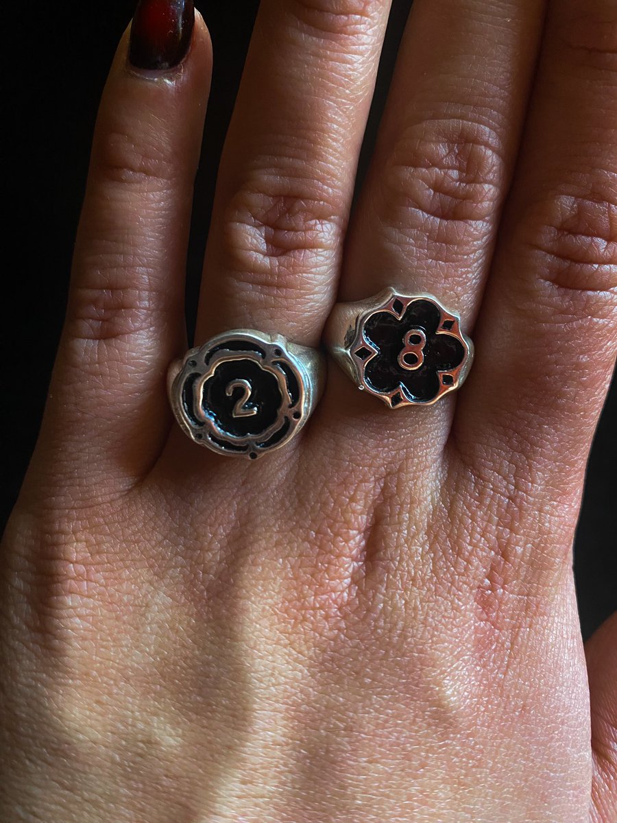 tengo los anillos más lindos del mundo