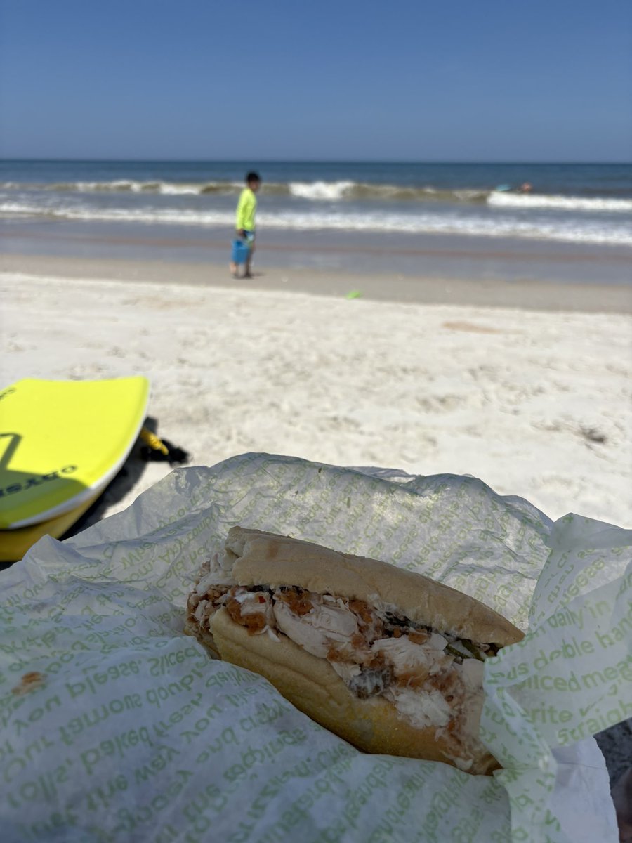 travisakers's tweet image. There is nothing better than a PubSub on the beach during the summer. Nothing!
The new @Publix spicy peach chicken tender sub with slaw, garlic pickles, provolone, and mayo is A-M-A-Z-I-N-G!