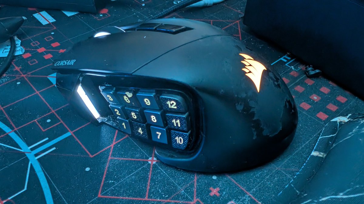 AsheJunius's tweet image. Had this Corsair mouse for a year and it&apos;s starting to go bad. I have to hold right click really hard to keep it down.

Missed the old Logitech G600 that came before it. That one lasted 5+ years before it died.

Wished Corsair&apos;s mice was just as bulletproof as their RAM sticks.