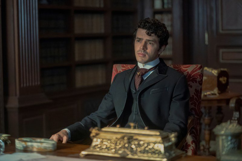 loudmouthjulia's tweet image. Ignore this tweet if you’re not watching Gilded Age/Succession.
Magnate George (father), rebellious but desperate for approval Larry (son) and fired out of nowhere for giving honest advice Clay (trusted advisor to the father) giving huge Logan, Kendall, and Frank energy tonight