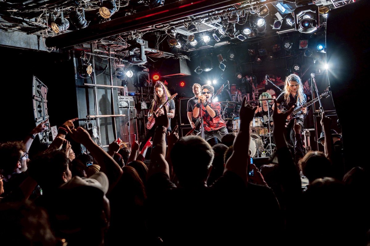 AndyKCapp (@andy_k_capp) on Twitter photo Tokyo 🇯🇵 2025-07-20
Shibuya Cyclone
Gig 2/2
大阪 today for the 3rd impact!!! 🔥
📸 by: <a href="/CN9STAFF/">しまぢー@映像とか写真とか編集とか自炊とかしてる人</a> Tokyo 🇯🇵 2025-07-20
Shibuya Cyclone
Gig 2/2
大阪 today for the 3rd impact!!! 🔥
📸 by: <a href="/CN9STAFF/">しまぢー@映像とか写真とか編集とか自炊とかしてる人</a>