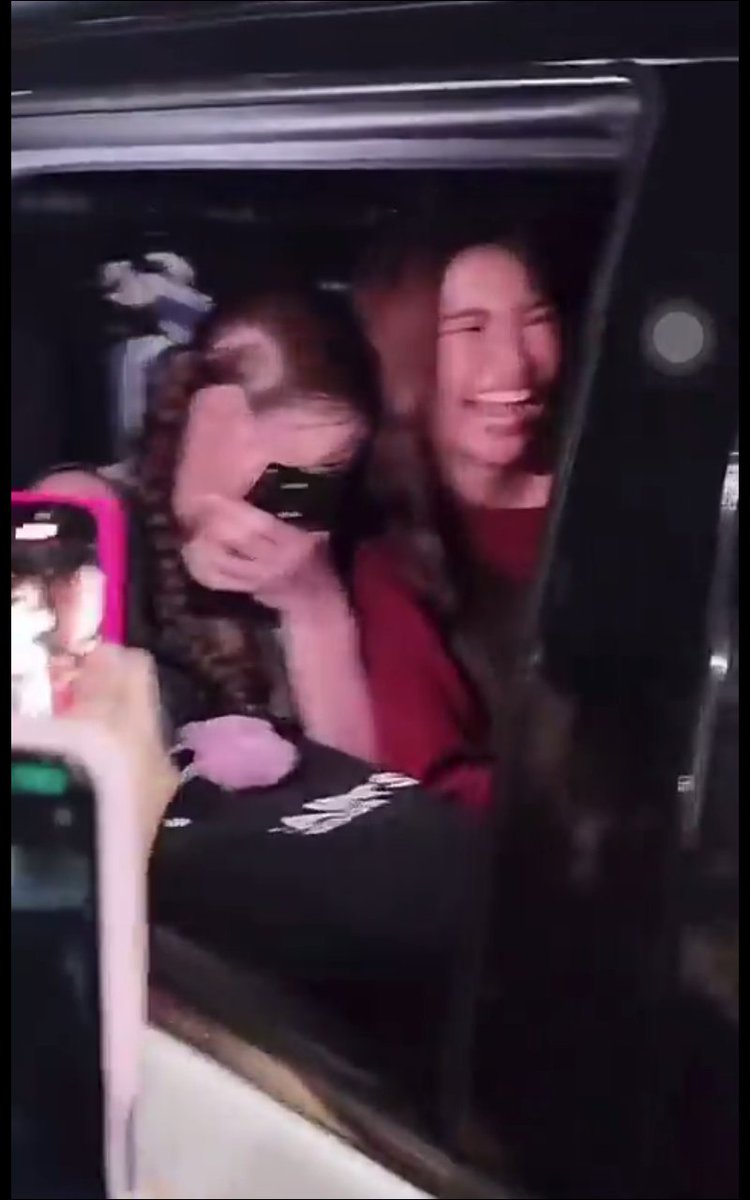 starsbaks's tweet image. the CEO and Head of HR at the passenger seat:
