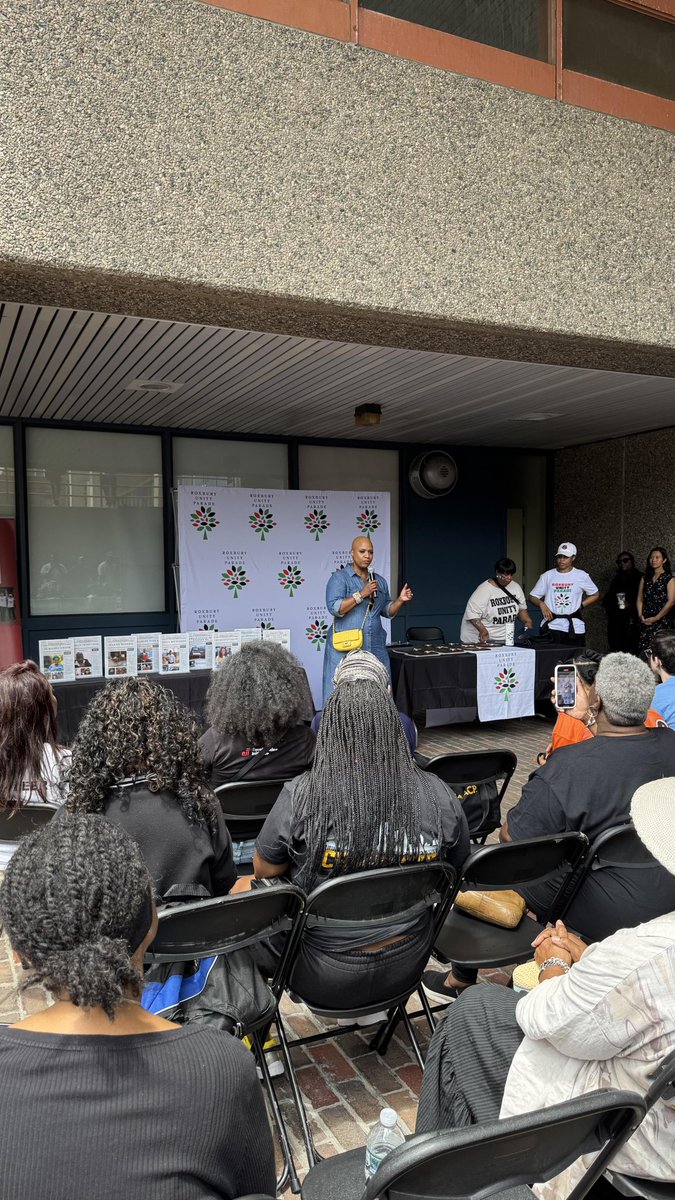 AyannaPressley's tweet image. It's always a joy to celebrate the history, culture, and vibrancy of our community at the Roxbury Unity Parade.
Congrats to our honorees and shout-out to Toy Burton for another successful convening.