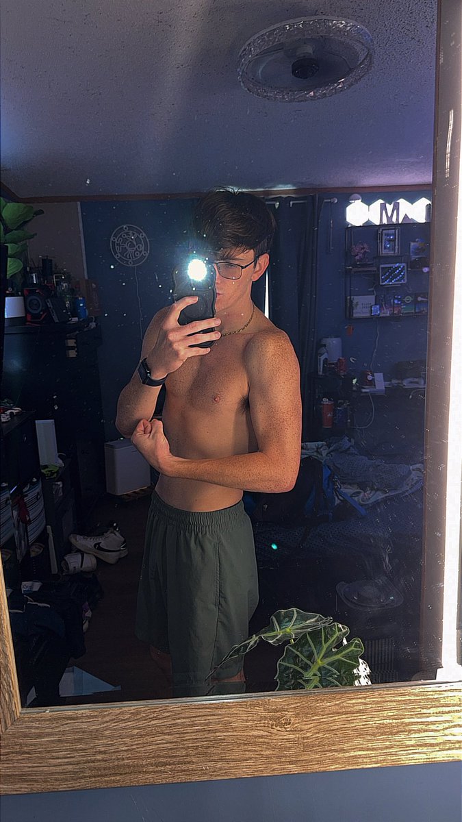 mickyk1122's tweet photo. Slowly getting bigger 💪🏽 https://t.co/1HSe0wZtyf