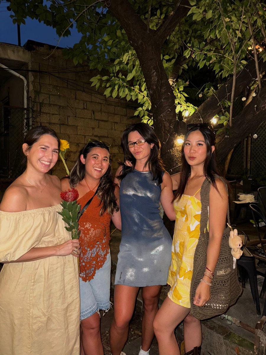 thejodytu's tweet image. i’m a sis-maxi, i’m long all the sis, i’d bet it all on the sis, i’d hold the sis even if they went down 99%, i’ll keep accumulating the sis, because the sis will bring you the greatest returns you can possibly imagine, ily sis, have a good day and thank you for everything