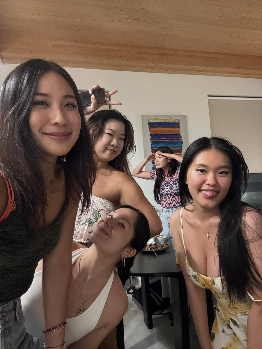 thejodytu's tweet image. i’m a sis-maxi, i’m long all the sis, i’d bet it all on the sis, i’d hold the sis even if they went down 99%, i’ll keep accumulating the sis, because the sis will bring you the greatest returns you can possibly imagine, ily sis, have a good day and thank you for everything