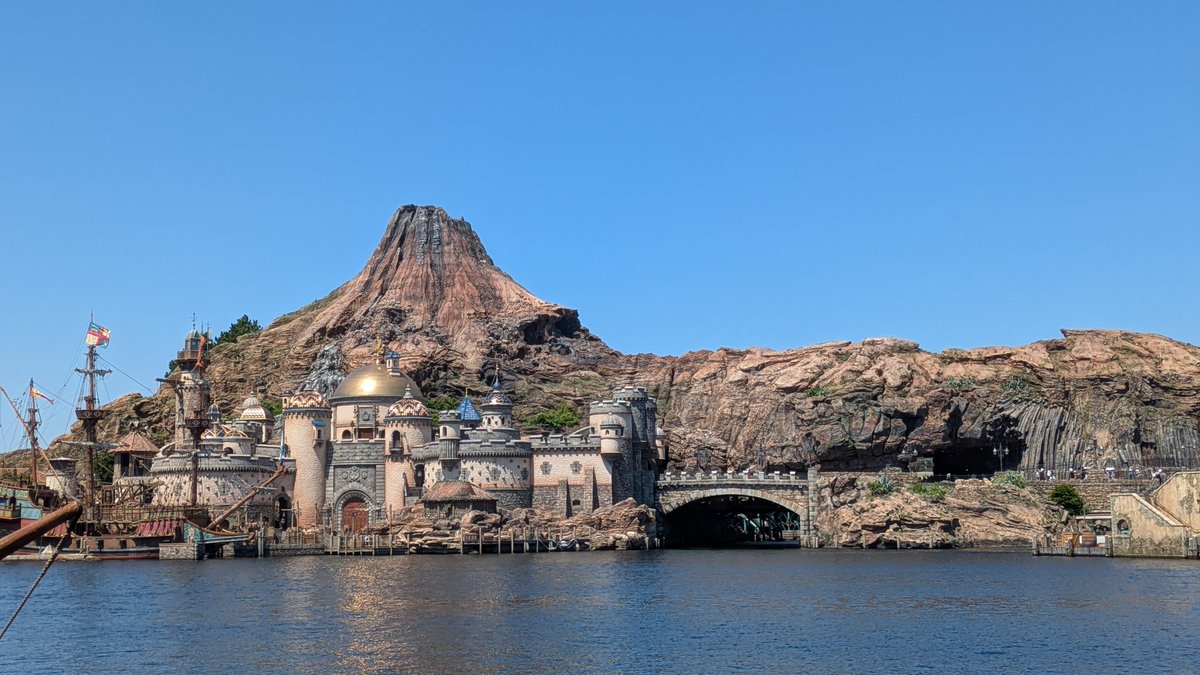 OMITFREVIEW's tweet image. 今日は妻に対抗して私も冒険に出ることにしました

前々からやってみたかった1人ディズニーに念願の初挑戦

少し緊張しています笑