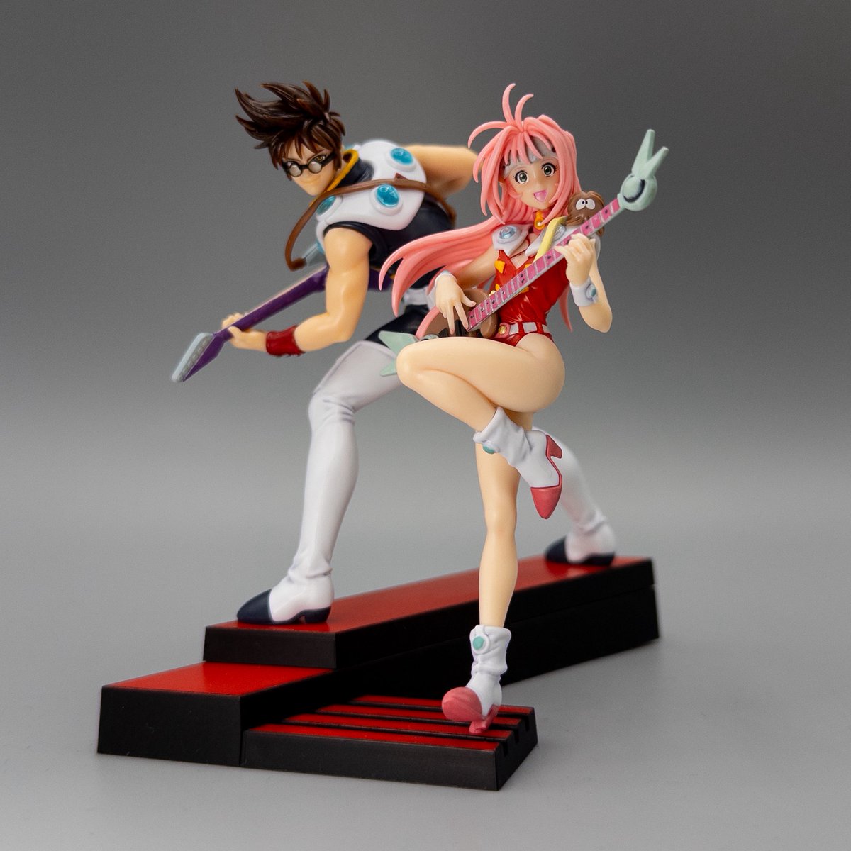 plmdlng's tweet image. #PLAMAX minimum factory #マクロス7 の熱気バサラとミレーヌ・ジーナス完成。シタデルカラー中心に部分塗装した。細かいところは色々あれど達成感!
後はなんとかレイとビヒーダも出たりしないですかね…… #マクロスモデラーズ