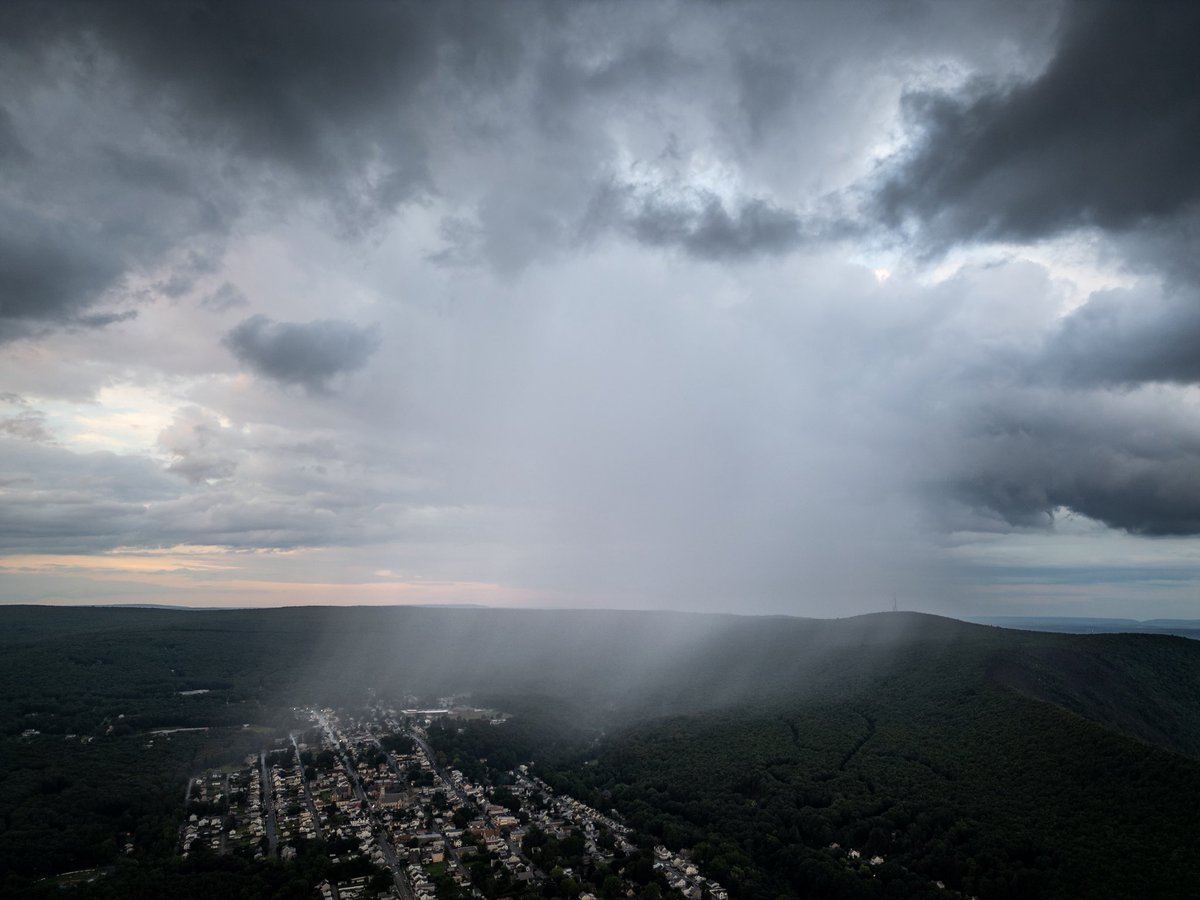 mikestanislaw's tweet image. Earlier showers moving over the East Side of Jim Thorpe.