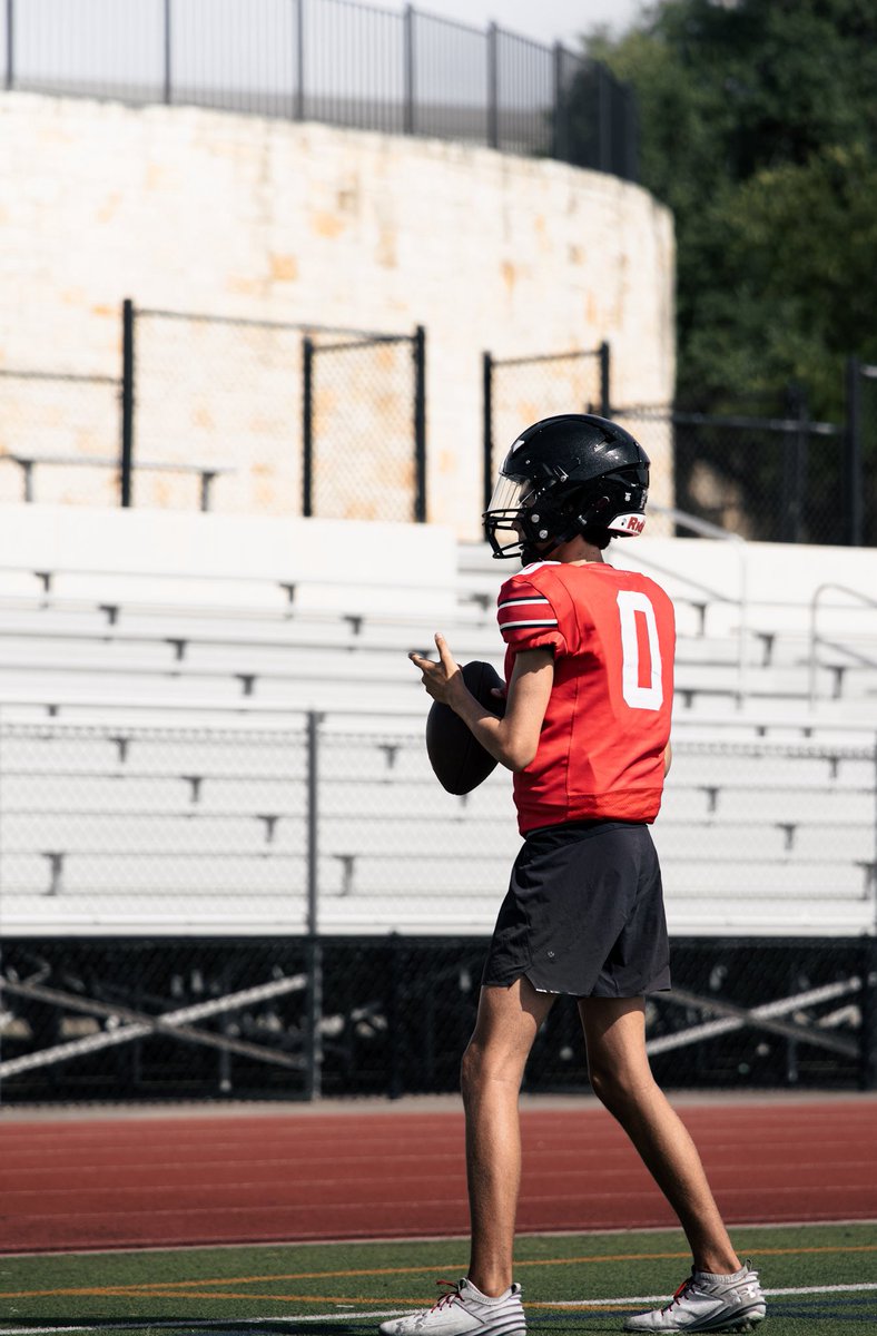 MicahAntoun's tweet image. So grateful to @collincooper10 for these amazing pics!!! #QB #LTHSCAVFOOTBALL #class29 
@LTHSCavFootball