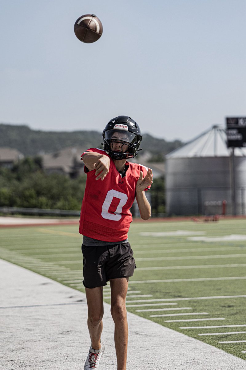 MicahAntoun's tweet image. So grateful to @collincooper10 for these amazing pics!!! #QB #LTHSCAVFOOTBALL #class29 
@LTHSCavFootball