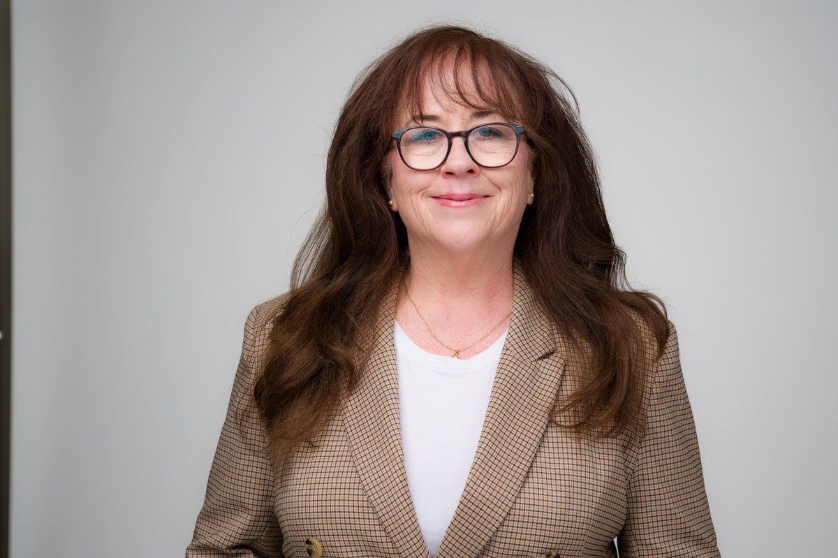 I'm a #writer &amp; family caregiver in #SanDiego. I hustle my freelance work around caregiving for my 90-year-old parents. Working on new website, veronicamitchell.com. What do you think?

I cover all things intersecting with #aging, #cannabis, &amp; caregiving. <a href="/VeronicaMitch1/">Veronica Mitchell, she/her</a>