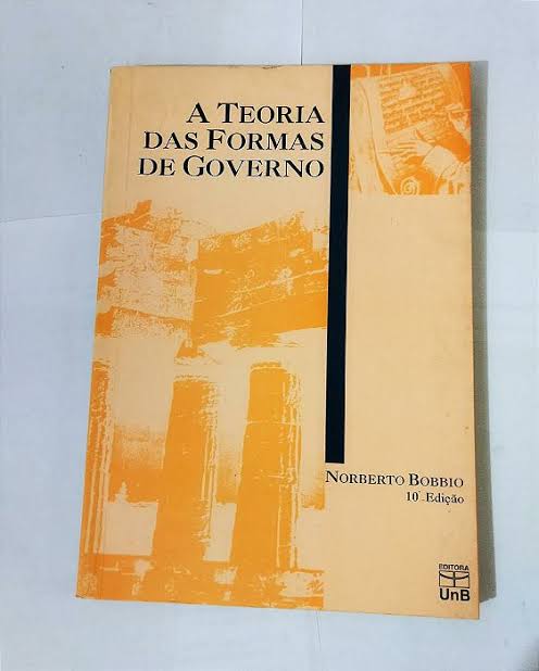 Ainda no tema do dia, esses dois eram os livros clássicos e obrigatórios na UFSC para as disciplinas de Ciência Política (Bobbio) e Teoria do Estado e da Constituição (Dallari). Os dois MUITO bons. Dá até saudades de ler isso...