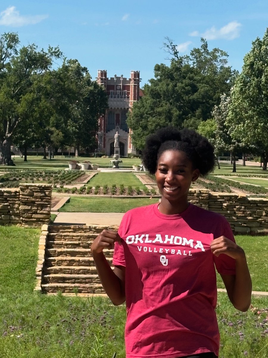 AniyahBaker27's tweet image. I’m super hyped to announce that I’ve verbally committed to The University of Oklahoma to continue my volleyball journey and academic career ❗️❕❤️🏐
Thank you Coach Aaron and the @OU_Volleyball for opportunity to play at the next level🔴⚪️ #BoomerSooner #Committed