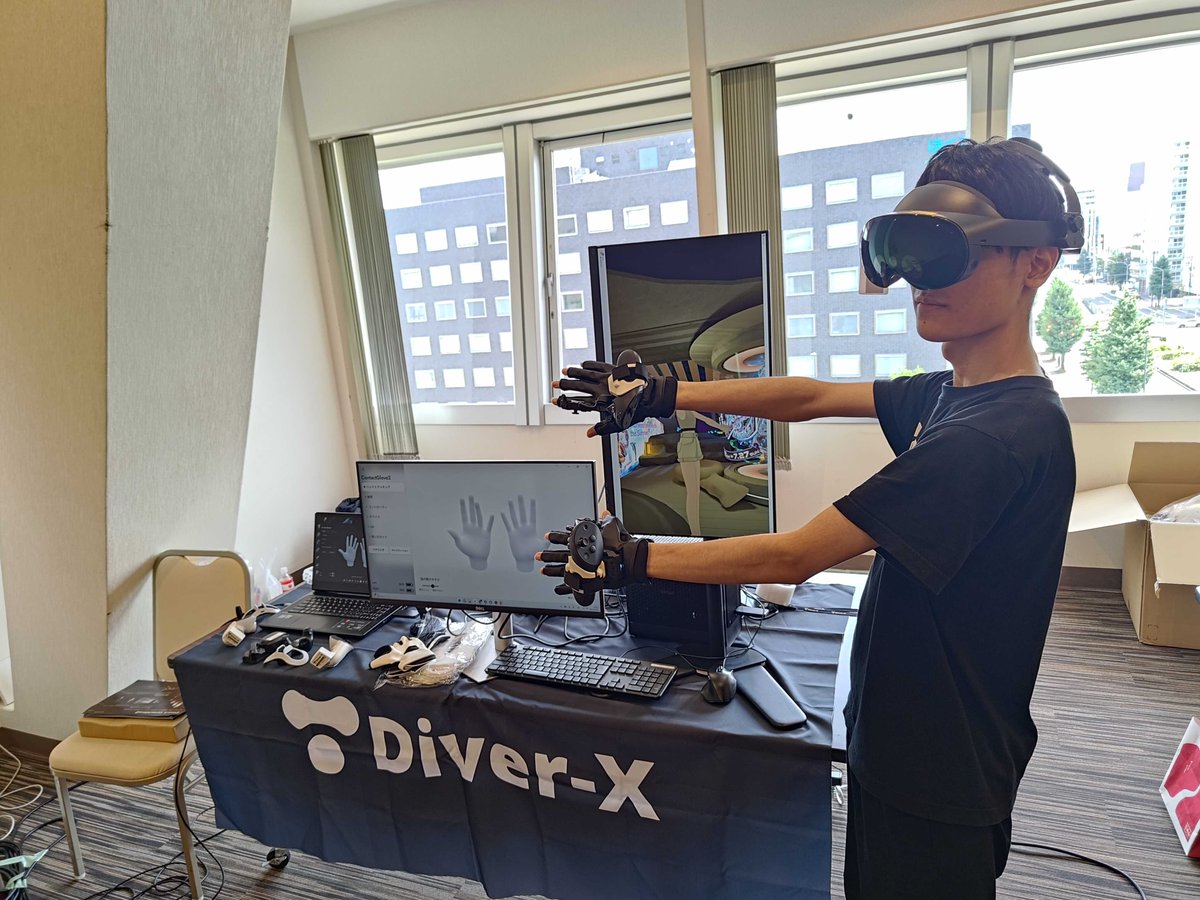 DiverX_VR's tweet image. 本日開催のVket real 札幌出展してます!
・ContactGlove2
・ContactSheetの体験ができます!
ContactTrackも実機を展示中!