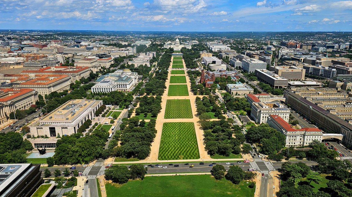 capitalweather's tweet image. A 9 out of 10 kind of Monday in D.C.! ☀️ Low humidity, tons of sun, and highs in the 80s — what’s not to like?
Even better? Tomorrow might be the nicest day in a month. 😎
Full forecast: cwg.live
Photo by angela n.