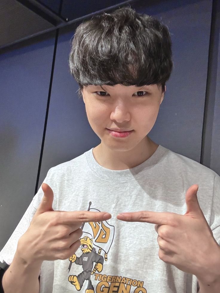 chovydaily's tweet photo. #Chovy #정지훈 #쵸비 https://t.co/ITlSlvgT5S
