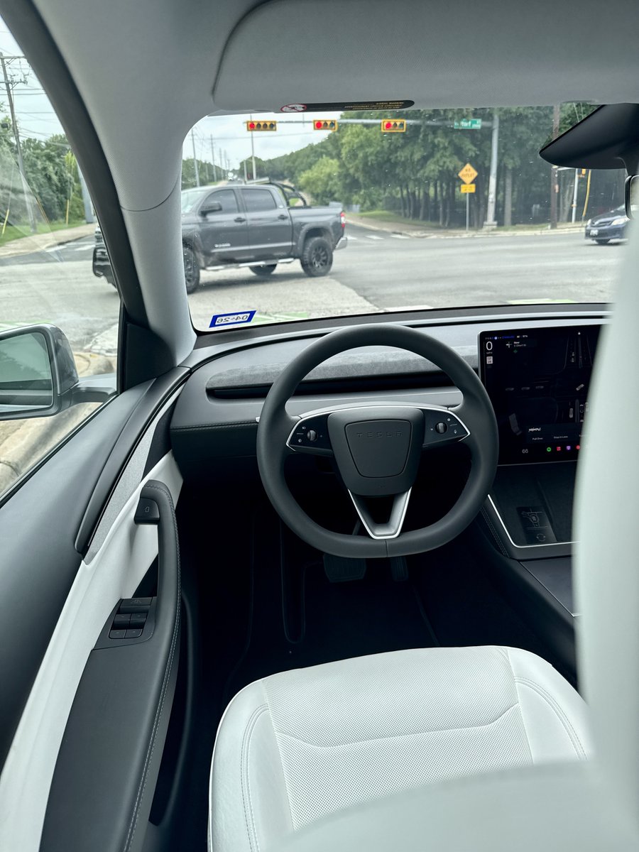 DavidMoss253's tweet image. 6,801 Miles
23 Days
13 States
2 Provinces
1 Great Trip With My @cybertruck
3 main highlights were:
Moab, UT with @kchau
Tesla Robotaxi with @AIDRIVR
@FrubleFab @ohjimme Canada Event