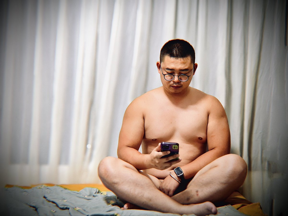 日常敷衍：被鹌鹑偷拍（才发现我也是好大一坨了🥲）