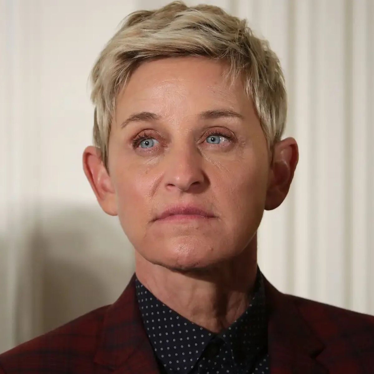 BoLoudon's tweet image. 🚨BREAKING: Ellen DeGeneres just announced she isn't returning to the United States due to President Trump.
Ellen claims Trump's America is abusive.
Is this the same Ellen who lost her show for being accused of abusing her employees?
