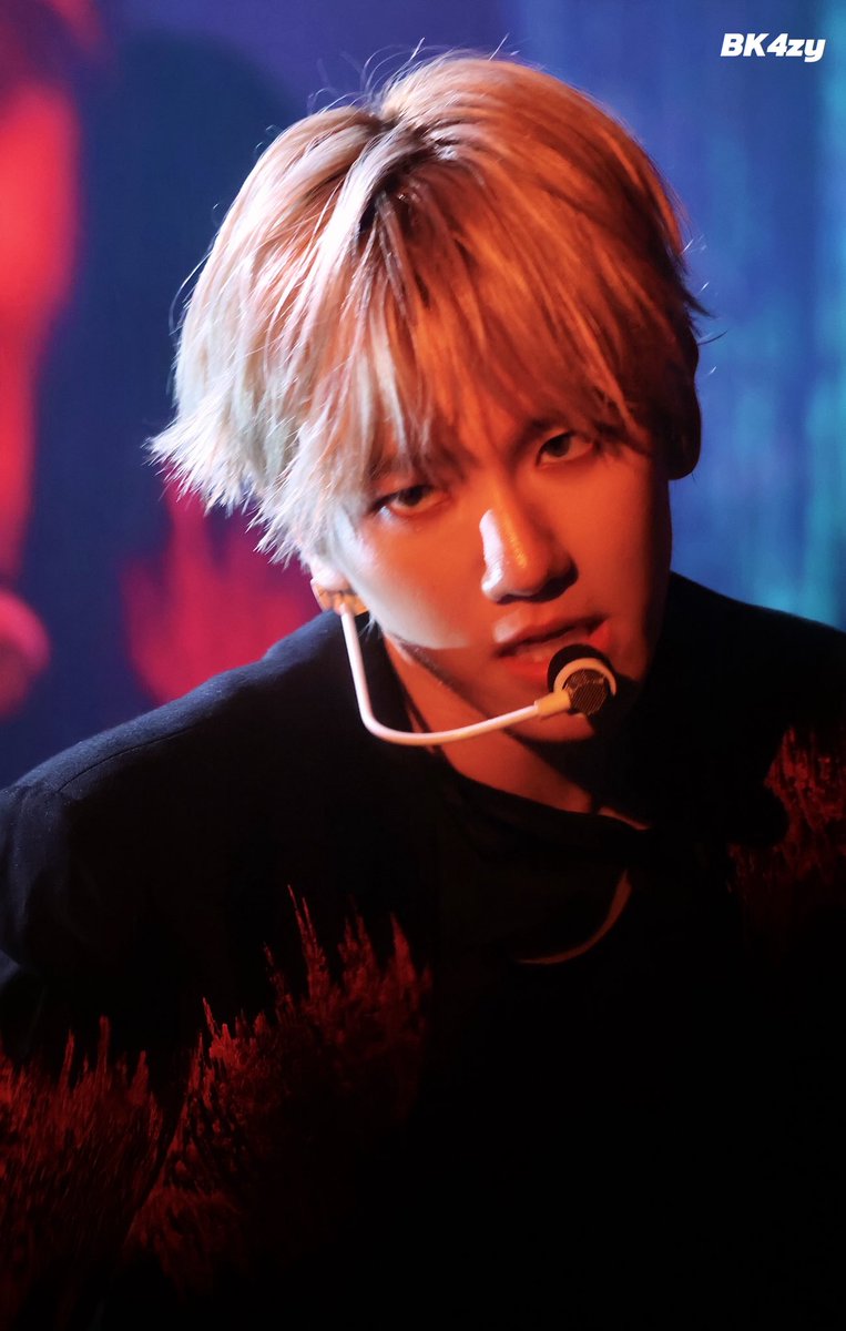 BK4zy's tweet photo. 250720｜BAEKHYUN WORLD TOUR <Reverie> in Milan
🌹🌹🌹
#BAEKHYUN  
#백현 #ベッキョン #边伯贤 https://t.co/yCJDYPwaPu