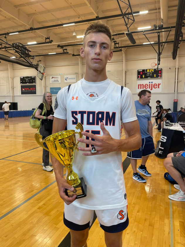 CassiusBont's tweet image. Storm National GBL had a great season, finishing the session 16-1 and winning the championship today.
Last 3 games:
17pts
9assists
9rbs
24pts
5assists
6rbs
8pts
13assists
8rbs
@CoachBradley @BraedenP_3 @CoachVanderWal @CoachBullinger @CoachCfowler @isaac3anderson @baskejone