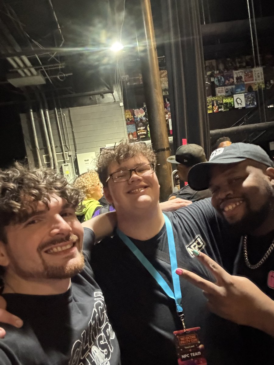 Met <a href="/GlitchWhisper/">Glitch Whisper</a>