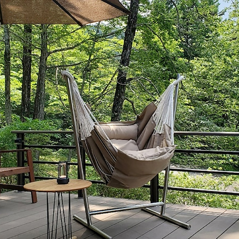 realstylenagoya's tweet image. ／
REAL Style POPUP✨
東京ミッドタウン ガレリア1階
＃イセタンサローネ 8/19㊋まで
＼

畳をモチーフに、伝統技術の粋を集めて作られたこだわりの「FUZA sofa」をはじめ、究極の座り心地のハンモックチェア「KOMFORTA」も展示中。

#isetansalone #realstyle #リアルスタイル ＃コンフォルタ