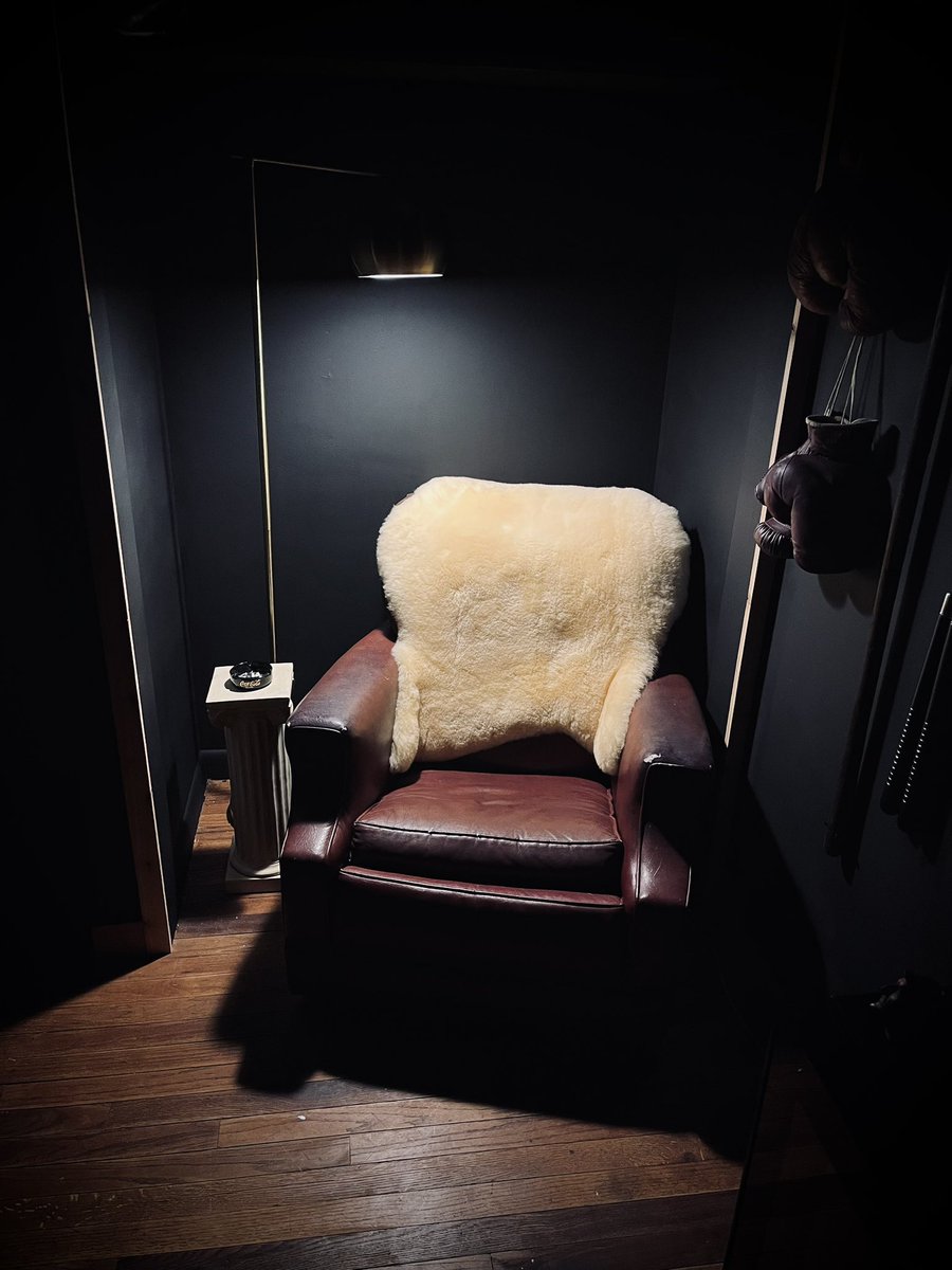 TheTwelfthCrown's tweet image. Been improving my reading/writing nook in my lounge.
Got a new lamp. And an Icelandic sheepskin for my great grandfather’s cigar chair.