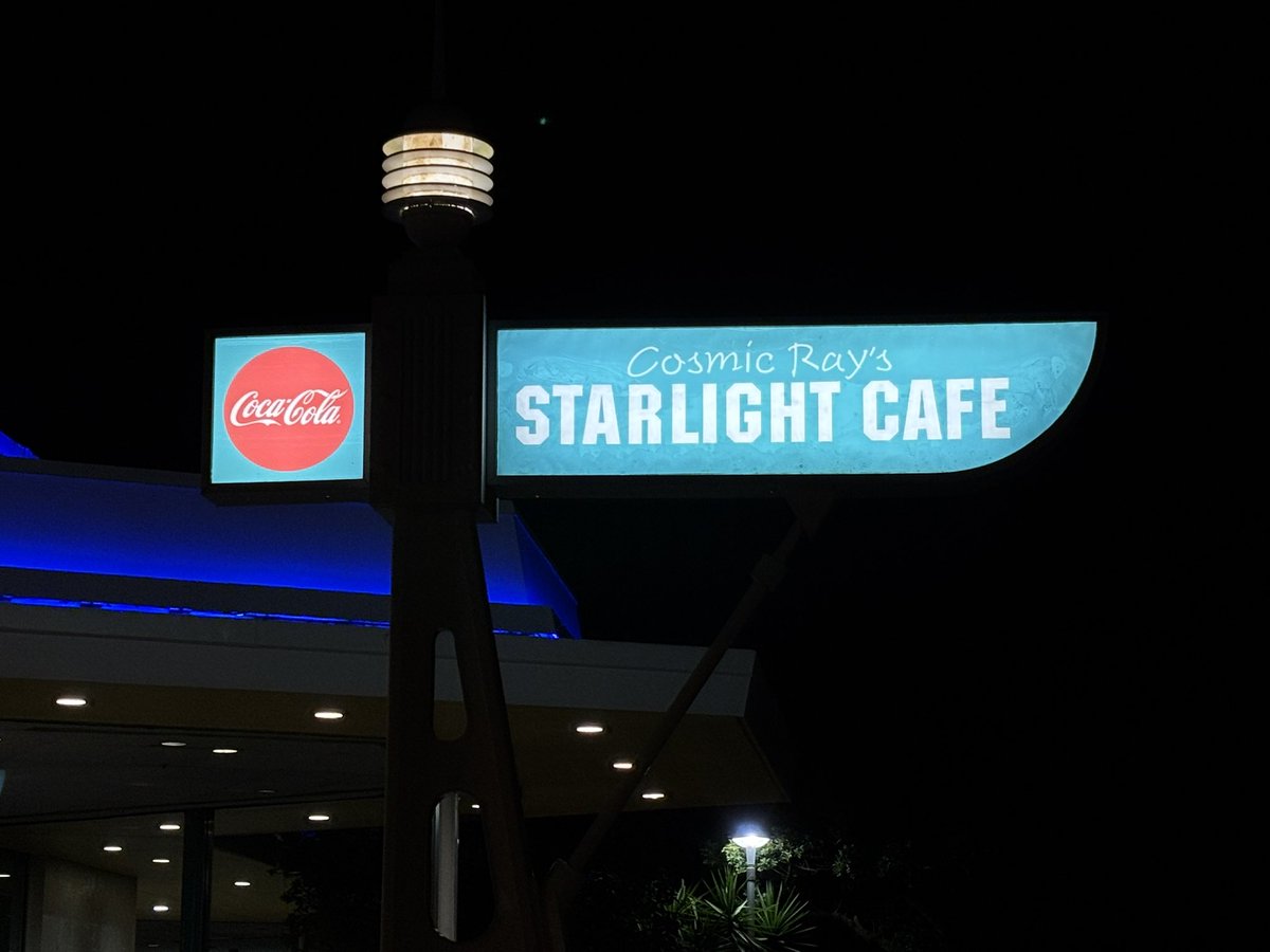 ThatJakeKid91's tweet image. Did you know the parade has its own cafe?