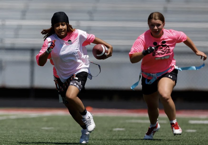 AlyssaAlex26's tweet image. photos from the flag football build the bridge showcase this weekend! @kahari_hicks Thank you for having me at this amazing event. I’m extremely grateful to for the chance to showcase my abilities in front of college coaches!
@MacStephens @CoachCJohnson5
@TheJoeEwell @CoachBStep