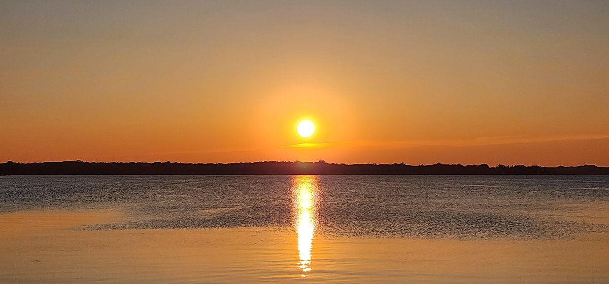 A very quiet with a hint of smoke #mnsunsets