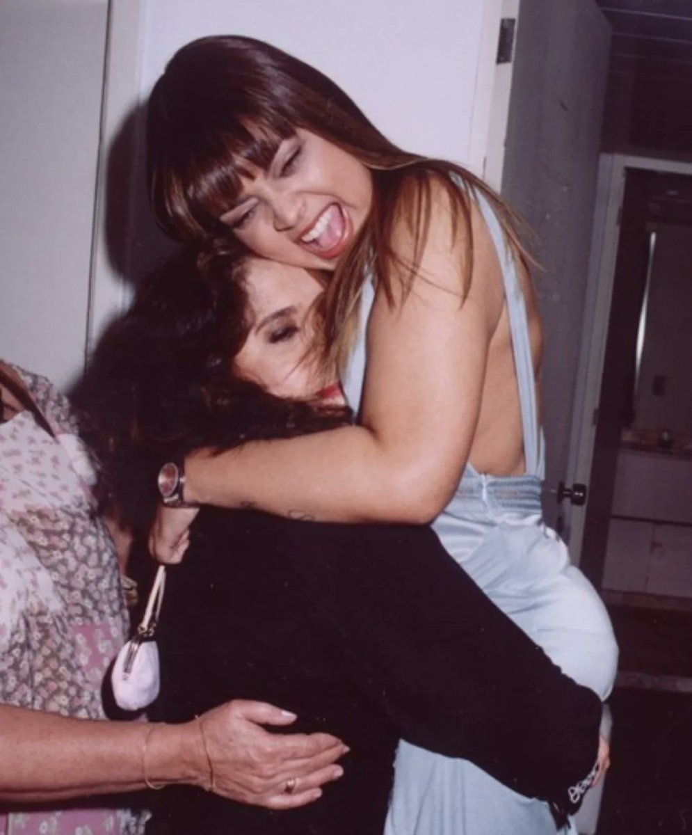 euostranger's tweet image. gal e pretinha.