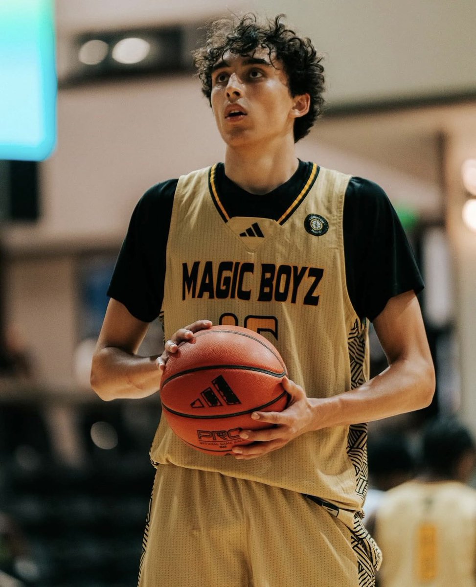 Compton_Magic's tweet image. 6-5 Rider Portela @slopebasketball has picked up an offer from CAL
@RiderPortela ✔️ @3SSBCircuit
@FrankieBur @ebosshoops @BJenkins247 @GreggRosenberg1 @PaulBiancardi