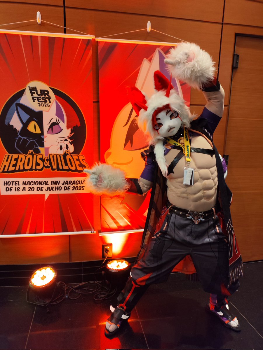 MTOFKigu's tweet image. #BrasilFurFest2025 @BrasilFurFest Sunday:
The One and Oni walked the halls of BFF for a brief time, but it was a nice time 👹
#AratakiItto #荒瀧一斗 #GenshinImpact #原神 #kigurumi #kigurumimask #furkig #kigfurry #着ぐるみ