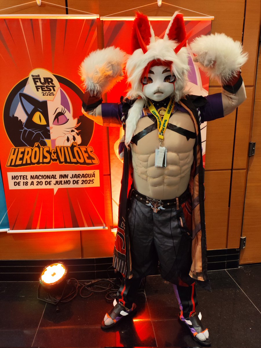 MTOFKigu's tweet image. #BrasilFurFest2025 @BrasilFurFest Sunday:
The One and Oni walked the halls of BFF for a brief time, but it was a nice time 👹
#AratakiItto #荒瀧一斗 #GenshinImpact #原神 #kigurumi #kigurumimask #furkig #kigfurry #着ぐるみ