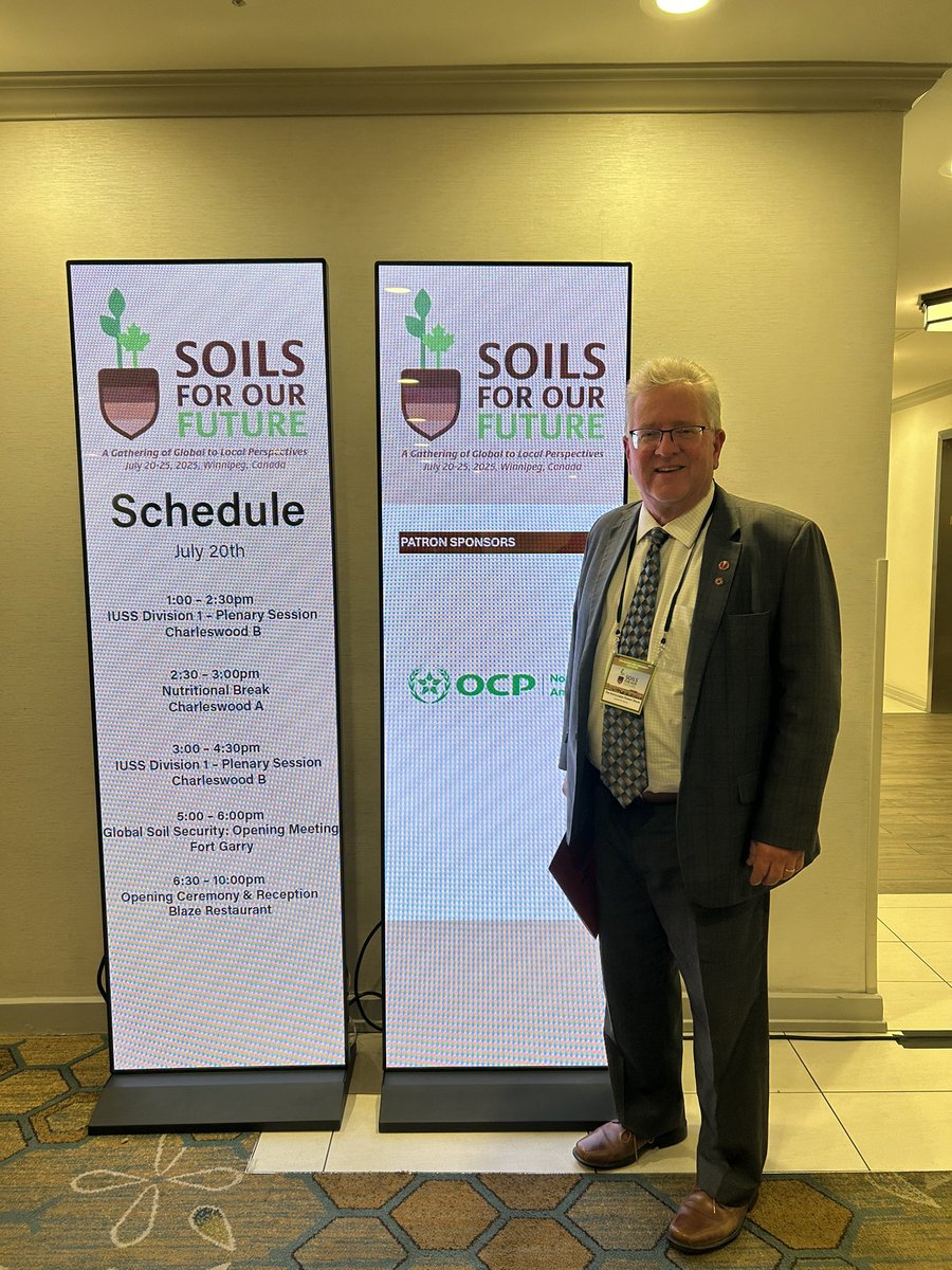 SenatorRobBlack's tweet image. Over the next few days, I&apos;m excited to participate in the #SoilsForOurFuture 2025 Conference to connect with soil advocates, scientists, and researchers, all committed to #SaveSoil. This evening, I enjoyed speaking at the opening ceremony and watching an impressive performance…