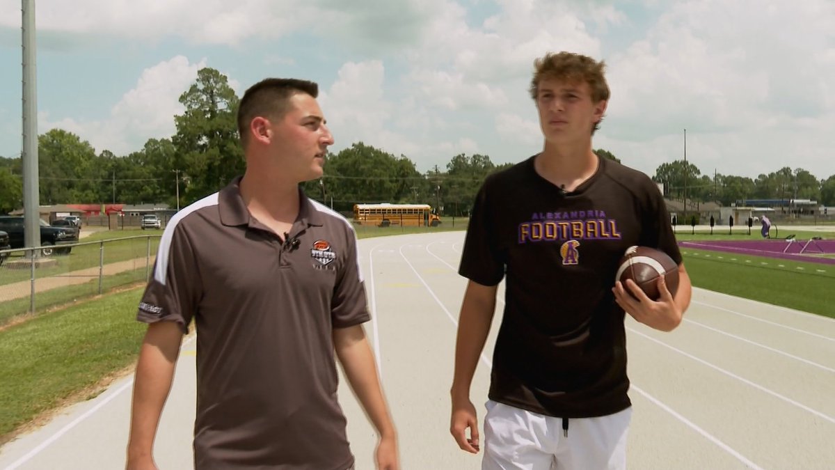 harrisonvapnek's tweet image. Great QB themed episode of SportsNite coming up at 10:30 over on @KALBtv5 🏈
- Our full interview with ASH Trojans QB @karsensellers
- Peabody 'Little Warhorses Camp'
- Garrett Nussmeier discusses 2nd season expectations
- Plus ESPN's Seth Wickersham talks his upcoming book
