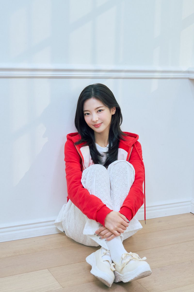 ITZYofficial's tweet image. ๐ธ #LIA BDAY PICS (1)
#ITZY #MIDZY @ITZYofficial
#HappyLiaDay #๋ฆฌ์
#๋ฆฌ์์_ํจ๊ป๋ผ๋ฉด_ํ๋ณต์ง์_์์น
#StrawberryPrincessLIADay