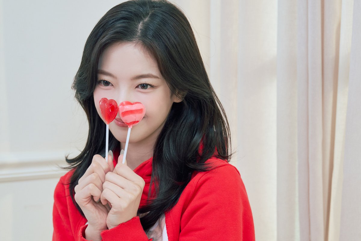 ITZYofficial's tweet image. ๐ธ #LIA BDAY PICS (1)
#ITZY #MIDZY @ITZYofficial
#HappyLiaDay #๋ฆฌ์
#๋ฆฌ์์_ํจ๊ป๋ผ๋ฉด_ํ๋ณต์ง์_์์น
#StrawberryPrincessLIADay
