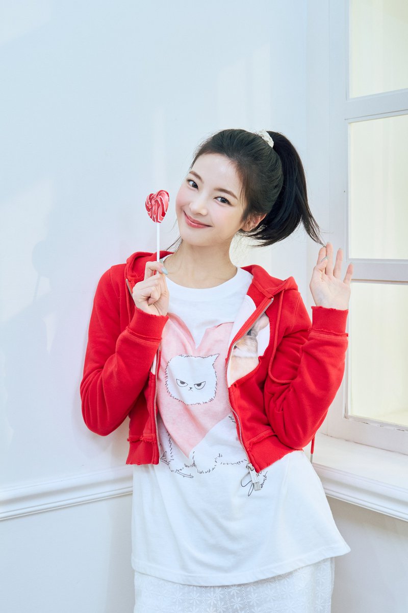 ITZYofficial's tweet image. ๐ธ #LIA BDAY PICS (2)
#ITZY #MIDZY @ITZYofficial
#HappyLiaDay #๋ฆฌ์
#๋ฆฌ์์_ํจ๊ป๋ผ๋ฉด_ํ๋ณต์ง์_์์น
#StrawberryPrincessLIADay