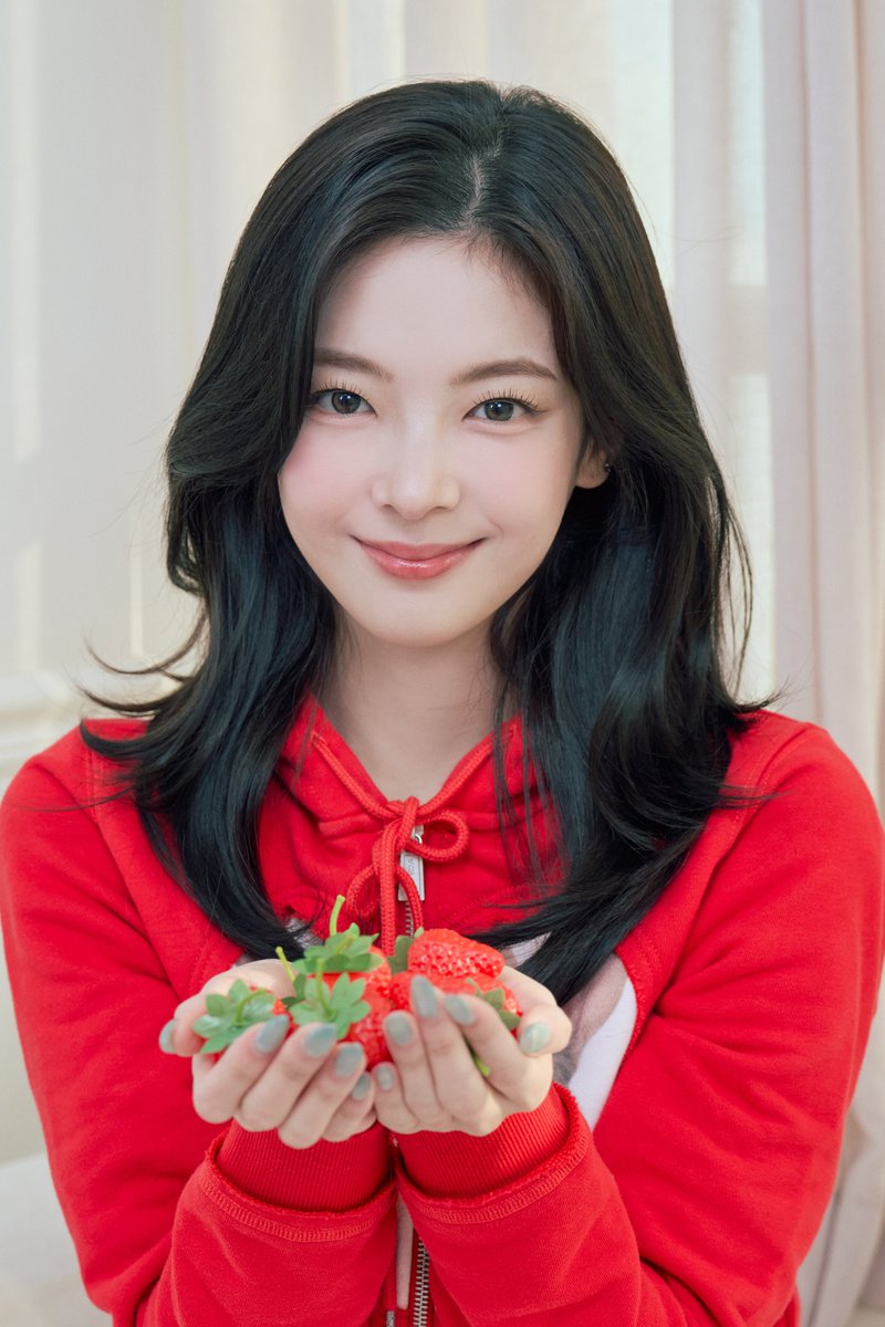 ITZYofficial's tweet image. ๐ธ #LIA BDAY PICS (2)
#ITZY #MIDZY @ITZYofficial
#HappyLiaDay #๋ฆฌ์
#๋ฆฌ์์_ํจ๊ป๋ผ๋ฉด_ํ๋ณต์ง์_์์น
#StrawberryPrincessLIADay