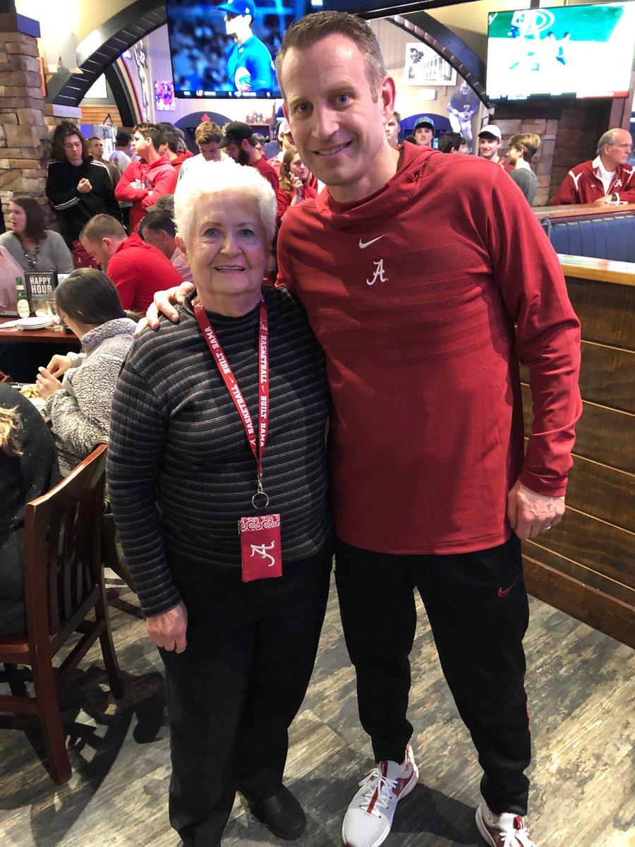 nate_oats's tweet image. Very sad to hear the passing of Shirley Chalkley. One of the best fans and nicest people I have met during my time in Tuscaloosa. Sending thoughts and prayers to her family and I will miss seeing her at Coleman.