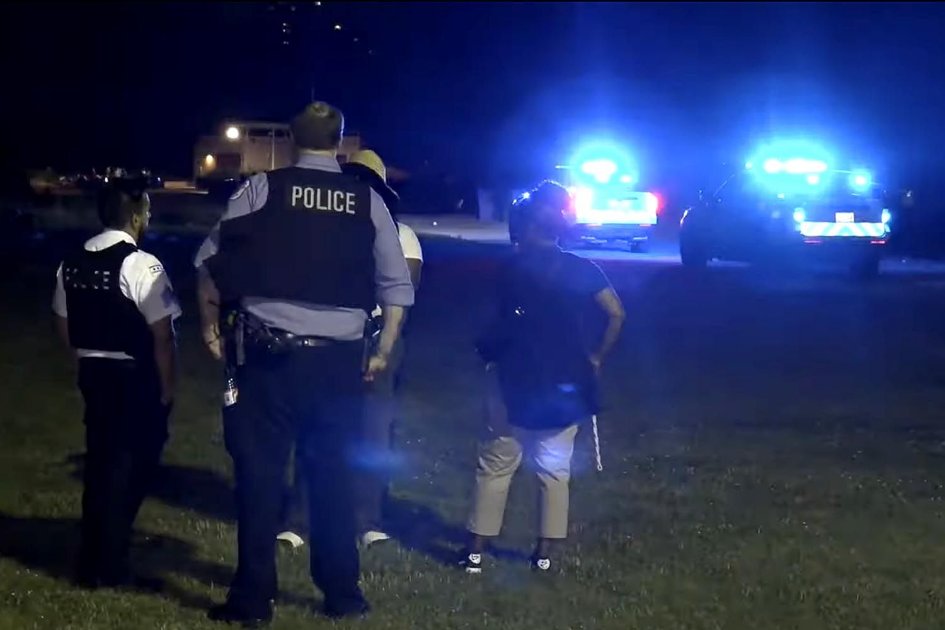 BasWolfe's tweet image. A tragic incident in Chicago: police allege a 31-year-old woman drowned a 1-year-old boy in Lake Michigan. Investigation ongoing. Heartbreaking and devastating news. people.com/woman-in-custo…